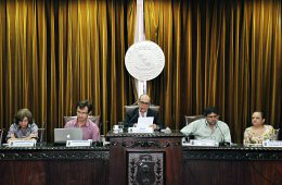 Imagem: O Reitor Jesualdo Farias presidiu reunião do Consuni que aprovou nova Pró-Reitoria de Gestão de Pessoas