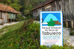 Imagem: O Parque Estadual da Serra do Tabuleiro ocupa 1% do território de SC, com extensão de 87.405 hectares (Foto: aventureirosdesantacatarina.blogspot.com.br)
