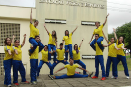 Imagem: Gymnarteiros, grupo de ginástica geral do Instituto de Educação Física e Esportes (IEFES) (Foto: Divulgação)