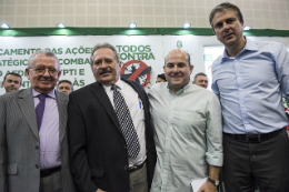 Imagem: Reitor da UFC, Prof. Henry Campos; Prof. Ivo Castelo Branco; prefeito Roberto Cláudio e governador Camilo Santana