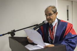Imagem: O Prof. Lindberg Gonçalves, diretor do Campus de Russas, foi o orador docente da cerimônia (Foto: Viktor Braga/UFC)