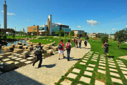 Imagem: Universidade de Sherbrooke, na província de Quebec, é uma das instituições que receberão estudantes brasileiros (Foto: Divulgação)