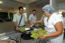 Imagem: Restaurante Universitário informa sobre funcionamento em feriados de junho (Foto: Jr. panela)