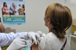 Imagem: Vacinação ocorre até as 16h (Imagem: Valter Campanato/ABr)