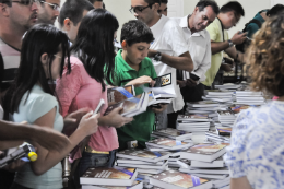 Imagem: Um bom público compareceu ao lançamento dos livros (Foto: Ribamar Neto)