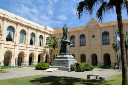 Imagem: Prédio da reitoria da Universidade Nacional de Córdoba, na Argentina, participante do Programa