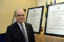 Imagem: Prof. Jesualdo Farias receberá Sereia de Ouro e Troféu Clóvis Rolim (Foto: Jr. Panela)