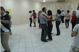 Imagem: Servidores participam da aula de dança de salão (Foto: Divulgação) 
