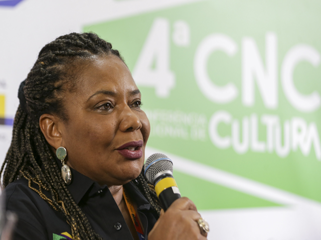 Imagem: Foto de busto da ministra Margareth Menezes (Foto: Marcelo Camargo/Agência Brasil)