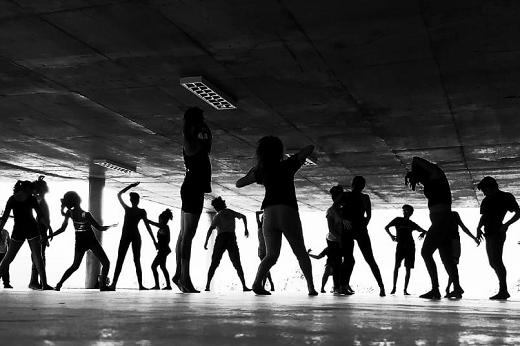Imagem: O Laboratório Midiadança, de produção artística de obras de dança e multimídia, vai promover exibição de videodanças e rodas de conversa (Foto: Allan Diniz)