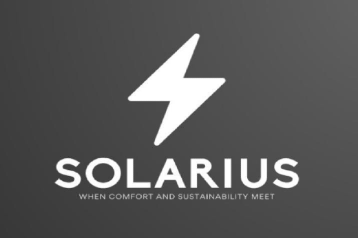 Imagem: o desenho de um raio branco em um fundo preto. Abaixo do raio, a palavra Solarius, em caixa alta, também na cor branca